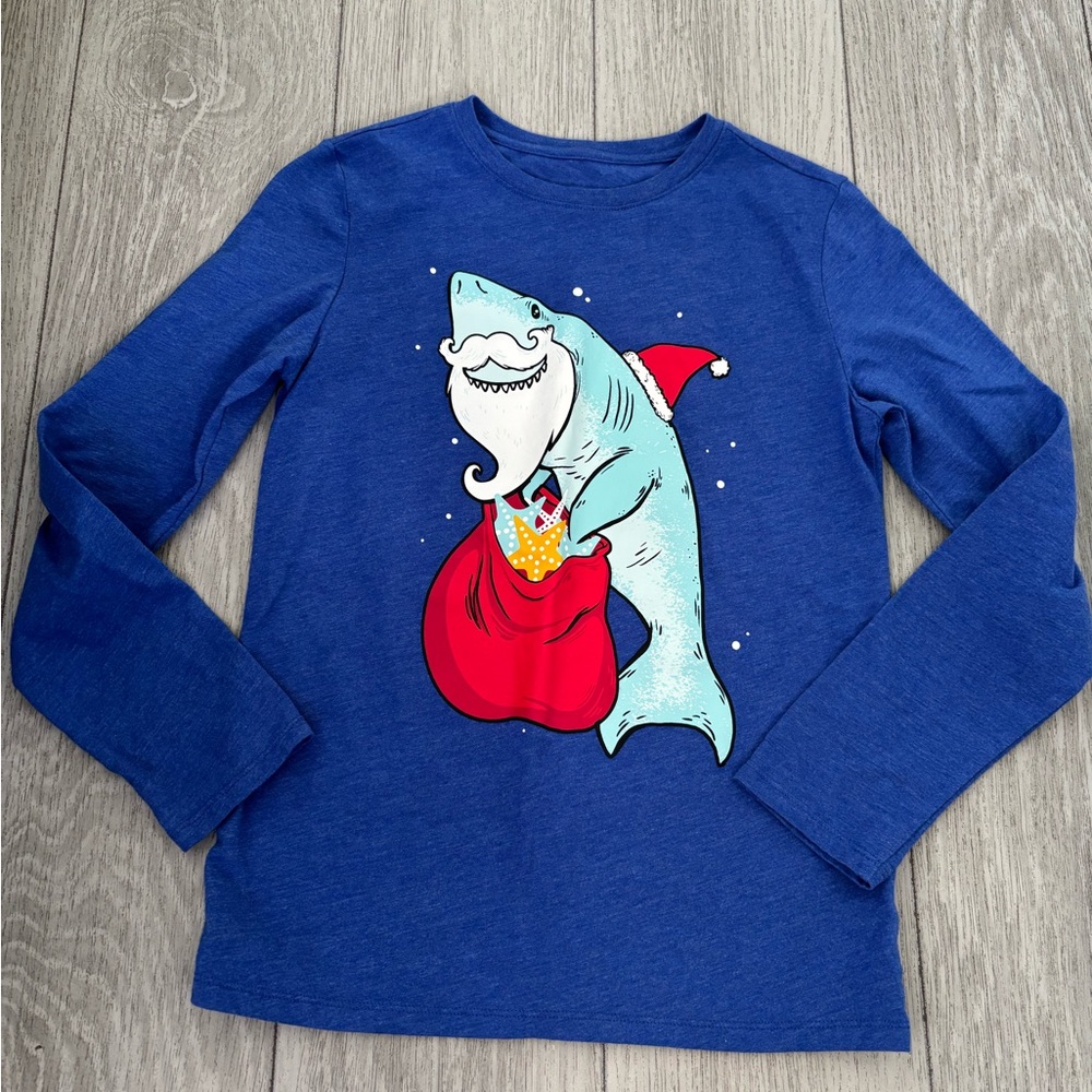 Shark tee - Christmas kids. Unisex in EUC.